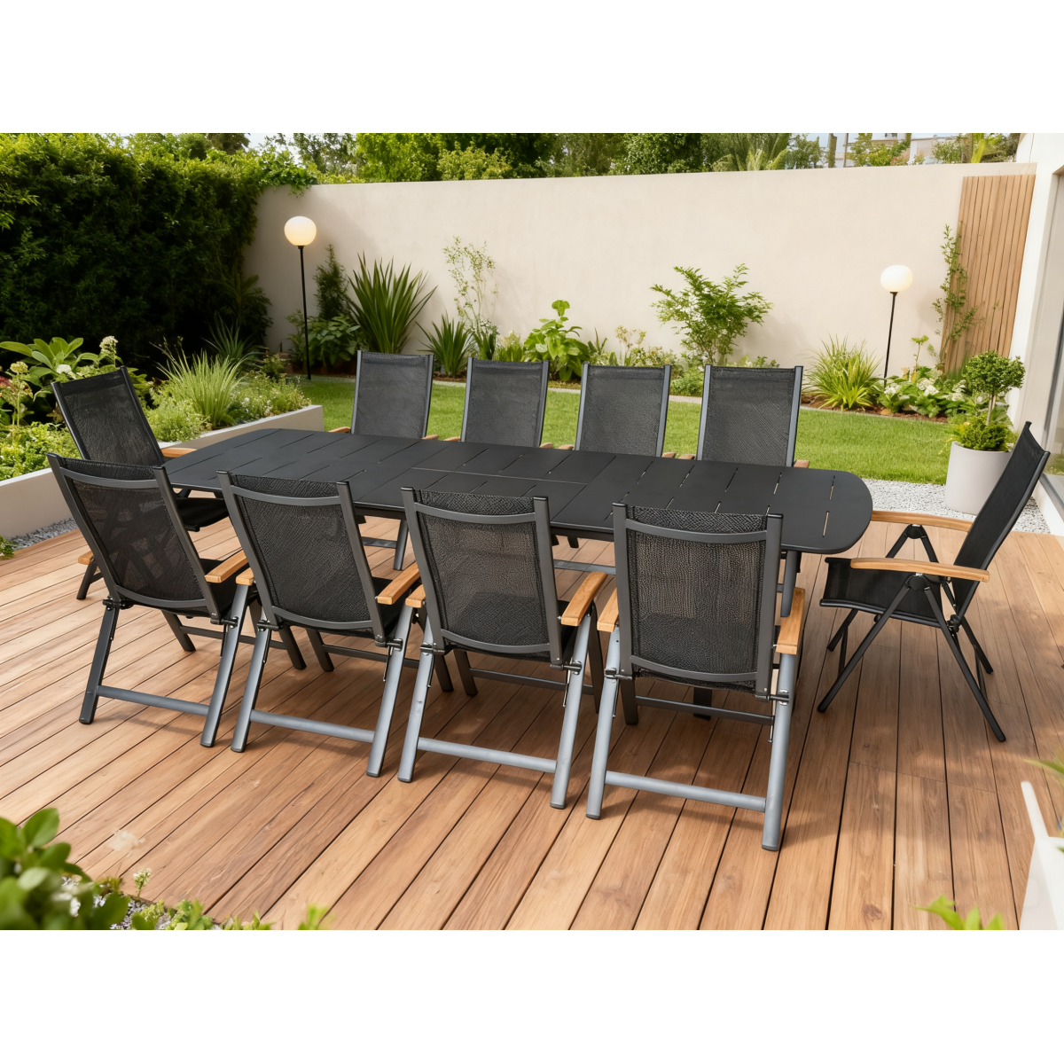 Balmoral extendable patio set  